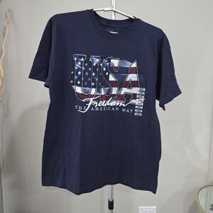 NWT Lifestyle Classics USA Graphic T-Shirt Sz.L Mens